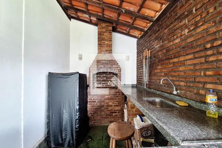 Casa à venda com 374m², 4 quartos e 5 vagas Casa à venda com 374m², 4 quartos e 5 vagasChurrasqueira