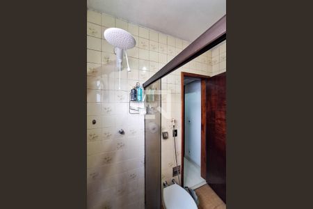 Casa à venda com 374m², 4 quartos e 5 vagas Casa à venda com 374m², 4 quartos e 5 vagasBanheiro da Suíte 1