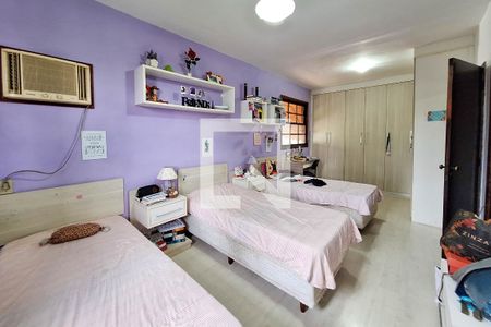 Casa à venda com 374m², 4 quartos e 5 vagas Casa à venda com 374m², 4 quartos e 5 vagasSuíte 2