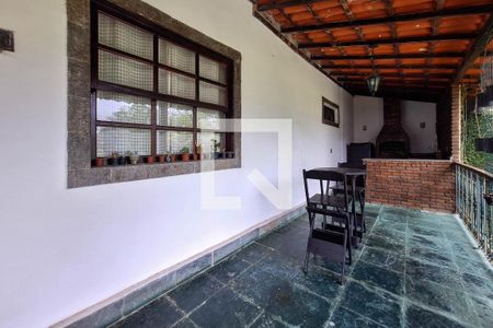 Casa à venda com 374m², 4 quartos e 5 vagas Casa à venda com 374m², 4 quartos e 5 vagasChurrasqueira
