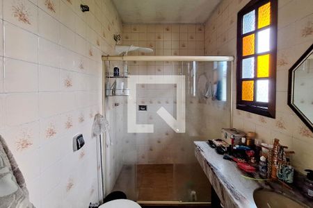 Casa à venda com 374m², 4 quartos e 5 vagas Casa à venda com 374m², 4 quartos e 5 vagasBanheiro da Suíte 2