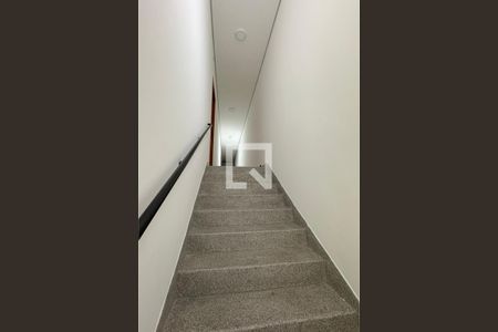 Apartamento para alugar com 43m², 1 quarto e sem vagaEscada