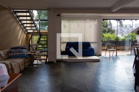 Sala de casa à venda com 3 quartos, 300m² em Parque dos Principes, São Paulo