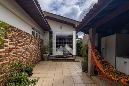 Casa à venda com 280m², 2 quartos e 5 vagas Casa à venda com 280m², 2 quartos e 5 vagasQuintal