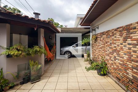 Casa à venda com 280m², 2 quartos e 5 vagas Casa à venda com 280m², 2 quartos e 5 vagasQuintal