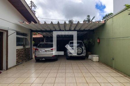 Casa à venda com 280m², 2 quartos e 5 vagas Casa à venda com 280m², 2 quartos e 5 vagasGaragem