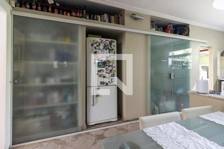 Casa à venda com 280m², 2 quartos e 5 vagas Casa à venda com 280m², 2 quartos e 5 vagasCozinha