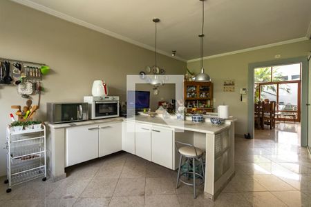 Casa à venda com 280m², 2 quartos e 5 vagas Casa à venda com 280m², 2 quartos e 5 vagasCozinha