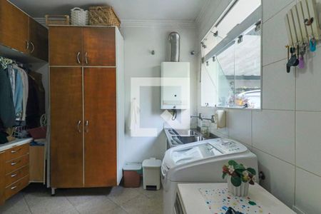 Casa à venda com 280m², 2 quartos e 5 vagas Casa à venda com 280m², 2 quartos e 5 vagasÁrea de serviço