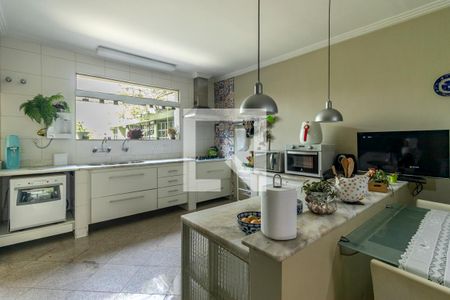 Casa à venda com 280m², 2 quartos e 5 vagas Casa à venda com 280m², 2 quartos e 5 vagasCozinha