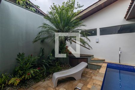 Casa à venda com 280m², 2 quartos e 5 vagas Casa à venda com 280m², 2 quartos e 5 vagasQuintal