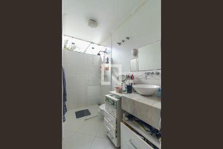 Casa à venda com 280m², 2 quartos e 5 vagas Casa à venda com 280m², 2 quartos e 5 vagasSuíte 2 - Banheiro 2