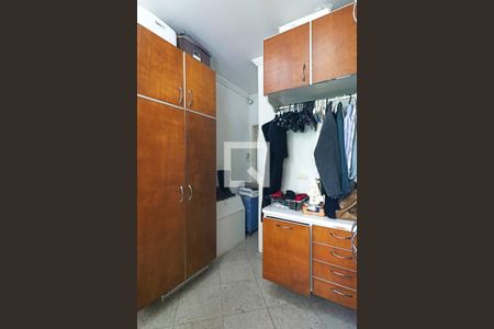 Casa à venda com 280m², 2 quartos e 5 vagas Casa à venda com 280m², 2 quartos e 5 vagasÁrea de serviço