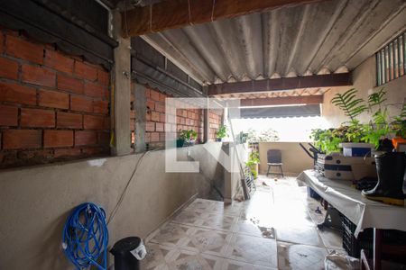 Casa à venda com 300m², 2 quartos e 1 vaga Casa à venda com 300m², 2 quartos e 1 vagaTerraço