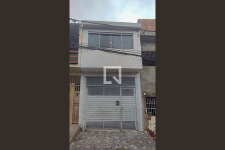 Casa à venda com 300m², 2 quartos e 1 vaga Casa à venda com 300m², 2 quartos e 1 vagaFachada