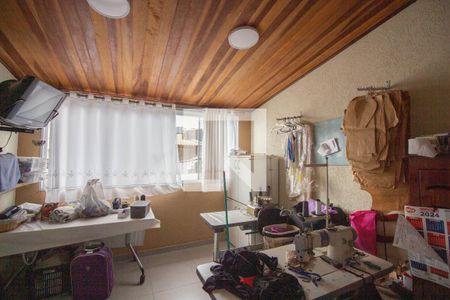 Casa à venda com 300m², 2 quartos e 1 vaga Casa à venda com 300m², 2 quartos e 1 vagavaranda