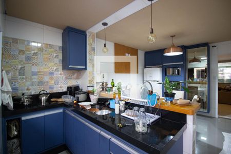 Casa à venda com 300m², 2 quartos e 1 vaga Casa à venda com 300m², 2 quartos e 1 vagaCozinha