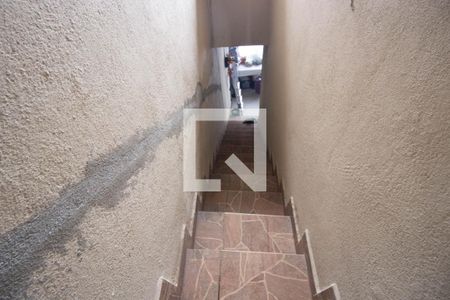 Casa à venda com 300m², 2 quartos e 1 vaga Casa à venda com 300m², 2 quartos e 1 vagaEscada