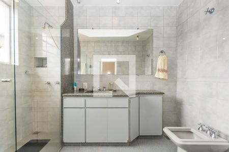 Casa à venda com 465m², 3 quartos e 6 vagasBanheiro da Suíte