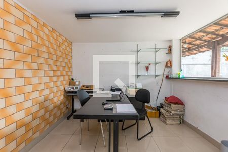 Casa à venda com 465m², 3 quartos e 6 vagasEscritório 2