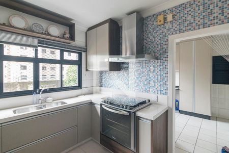 Apartamento à venda com 211m², 4 quartos e 3 vagas Apartamento à venda com 211m², 4 quartos e 3 vagasCozinha