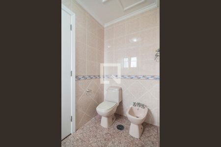 Apartamento à venda com 211m², 4 quartos e 3 vagas Apartamento à venda com 211m², 4 quartos e 3 vagasBanheiro da Suite 1