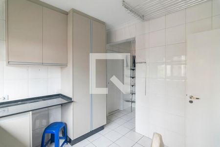 Apartamento à venda com 211m², 4 quartos e 3 vagas Apartamento à venda com 211m², 4 quartos e 3 vagasÁrea de Serviço