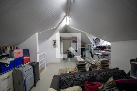 Casa de condomínio à venda com 350m², 5 quartos e 3 vagasSotão