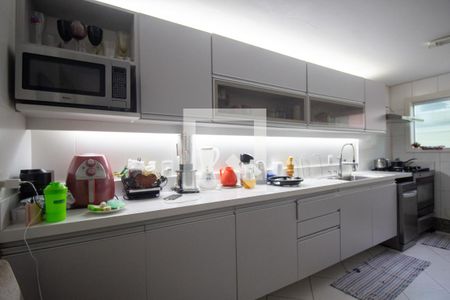 Casa de condomínio à venda com 350m², 5 quartos e 3 vagasCozinha