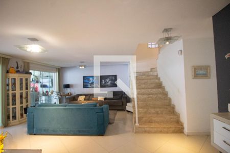 Casa de condomínio à venda com 350m², 5 quartos e 3 vagasSala