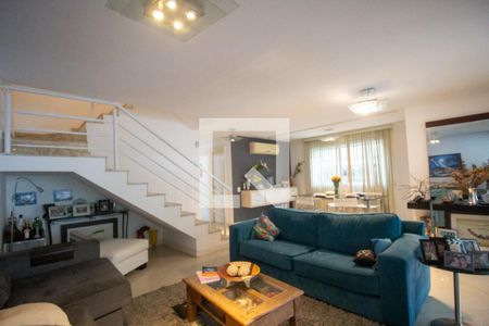 Casa de condomínio à venda com 350m², 5 quartos e 3 vagasSala