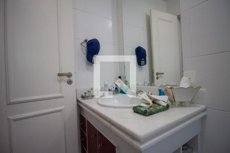 Casa de condomínio à venda com 350m², 5 quartos e 3 vagasBanheiro da Suíte 4