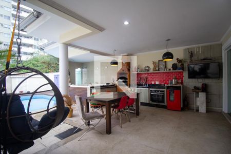 Casa de condomínio à venda com 350m², 5 quartos e 3 vagasÁrea Gourmet