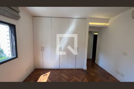 Apartamento à venda com 204m², 3 quartos e 1 vagaSuite 2