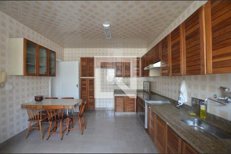 Apartamento à venda com 206m², 3 quartos e 2 vagasCozinha