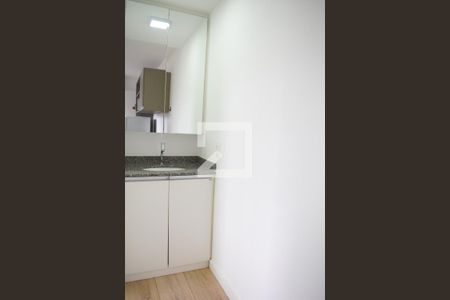 Banheiro de apartamento para alugar com 1 quarto, 17m² em Rebouças, Curitiba