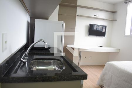 Cozinha de apartamento para alugar com 1 quarto, 17m² em Rebouças, Curitiba