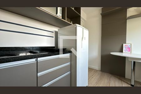 Cozinha de apartamento para alugar com 1 quarto, 17m² em Rebouças, Curitiba