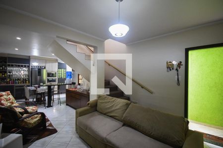 Sala de casa à venda com 2 quartos, 224m² em Parque Industrial das Oliveiras, Taboão da Serra