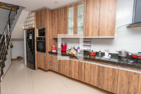 Casa à venda com 303m², 3 quartos e 4 vagasCozinha 