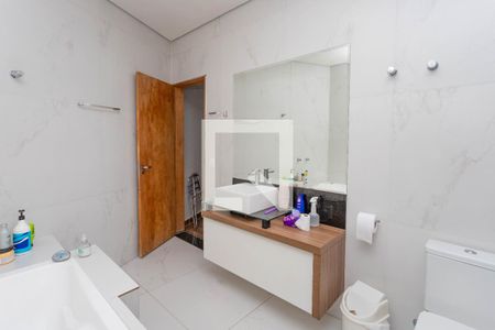 Casa à venda com 303m², 3 quartos e 4 vagasBanheiro da suíte 3 