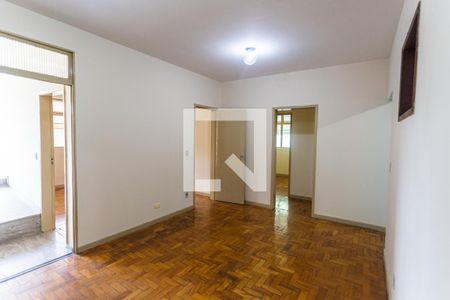 Sala 1 de casa para alugar com 3 quartos, 130m² em Santa Efigênia, Belo Horizonte