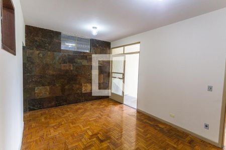 Sala 1 de casa para alugar com 3 quartos, 130m² em Santa Efigênia, Belo Horizonte