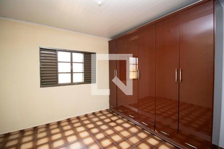 Quarto 2 de casa para alugar com 3 quartos, 240m² em Cidade Jardim, Goiânia