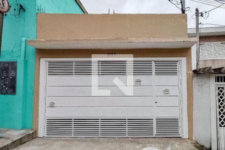 Casa para alugar com 60m², 2 quartos e 2 vagas Casa para alugar com 60m², 2 quartos e 2 vagasFachada