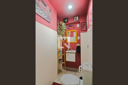 Casa à venda com 422m², 4 quartos e 3 vagasCasa 2 - banheiro