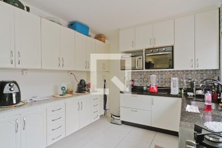 Casa à venda com 422m², 4 quartos e 3 vagasCozinha