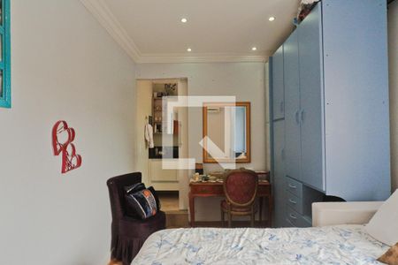 Casa à venda com 422m², 4 quartos e 3 vagasSuíte 2