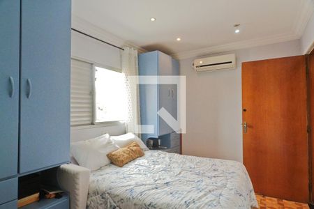 Casa à venda com 422m², 4 quartos e 3 vagasSuíte 2