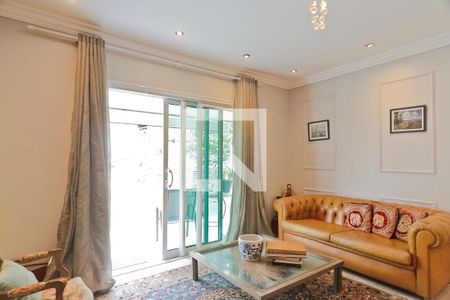 Casa à venda com 422m², 4 quartos e 3 vagasSala